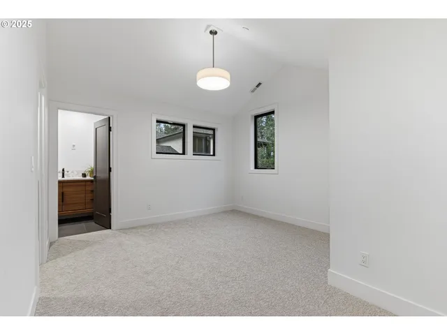 $2,895,000 | 14100 Knaus Road, Lake Oswego, OR 97034