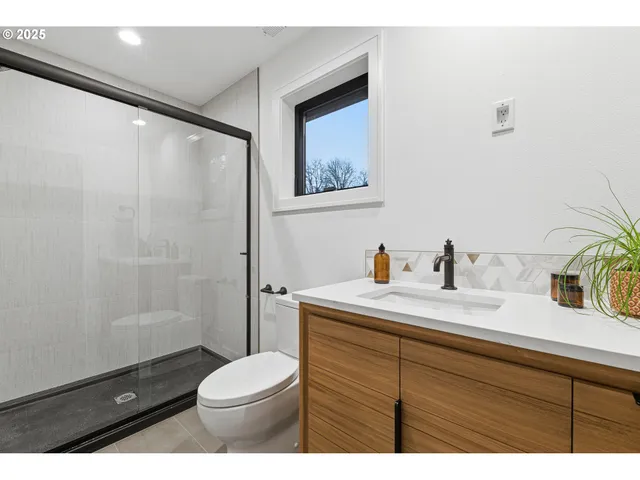 $2,895,000 | 14100 Knaus Road, Lake Oswego, OR 97034