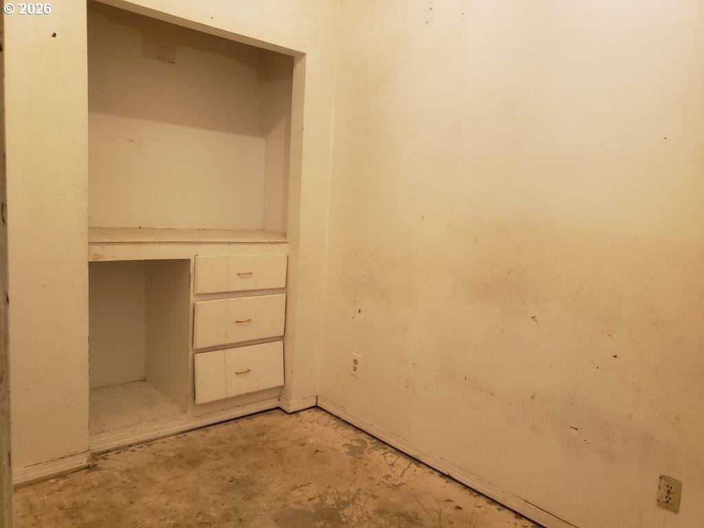 907 South College Street Joseph, OR 97846 - Photo 23 of 25 an empty room with closet