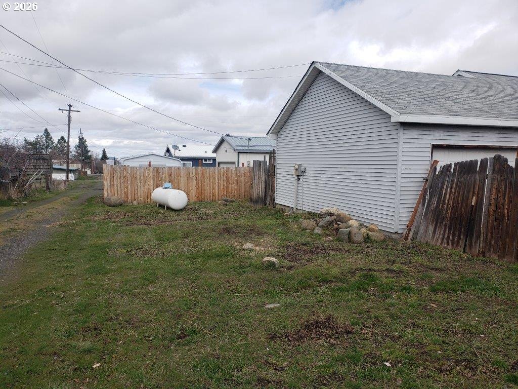 907 South College Street Joseph, OR 97846 - Photo 6 of 25 a view of a backyard