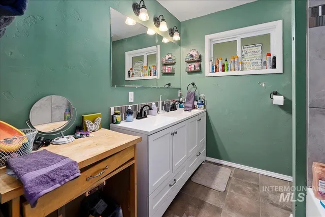 $319,900 | 518 South Edith Street, Shoshone, ID 83352