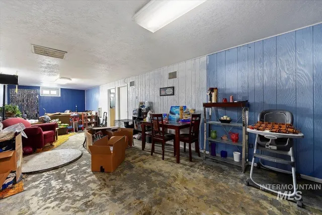 $319,900 | 518 South Edith Street, Shoshone, ID 83352