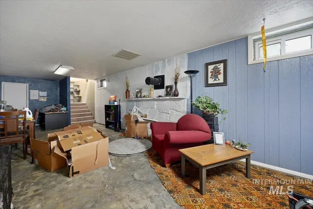 $319,900 | 518 South Edith Street, Shoshone, ID 83352