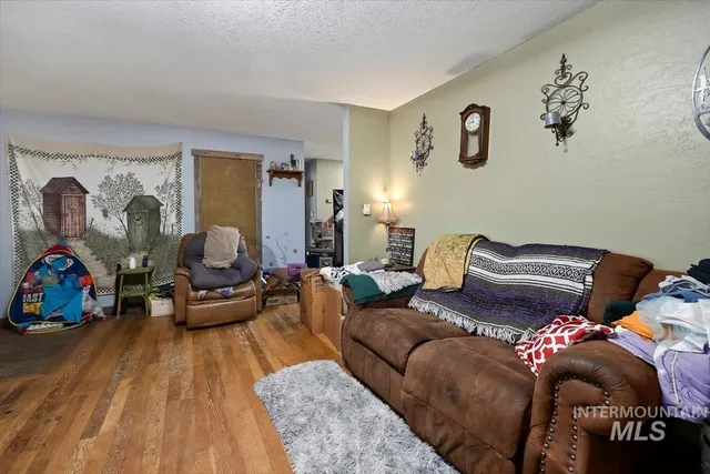 $319,900 | 518 South Edith Street, Shoshone, ID 83352