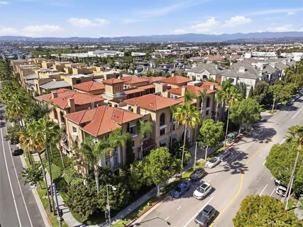 $1,395,000 | 13173 Pacific Promenade, Unit 203, Playa Vista, CA 90094