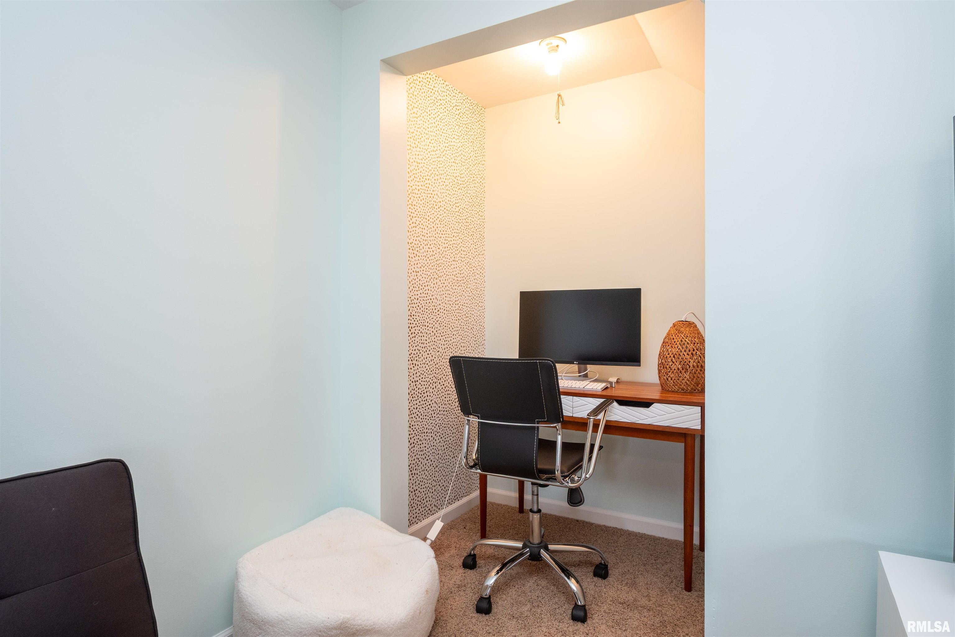 84 Walnut Court Dahinda, IL 61428 - Photo 28 of 53