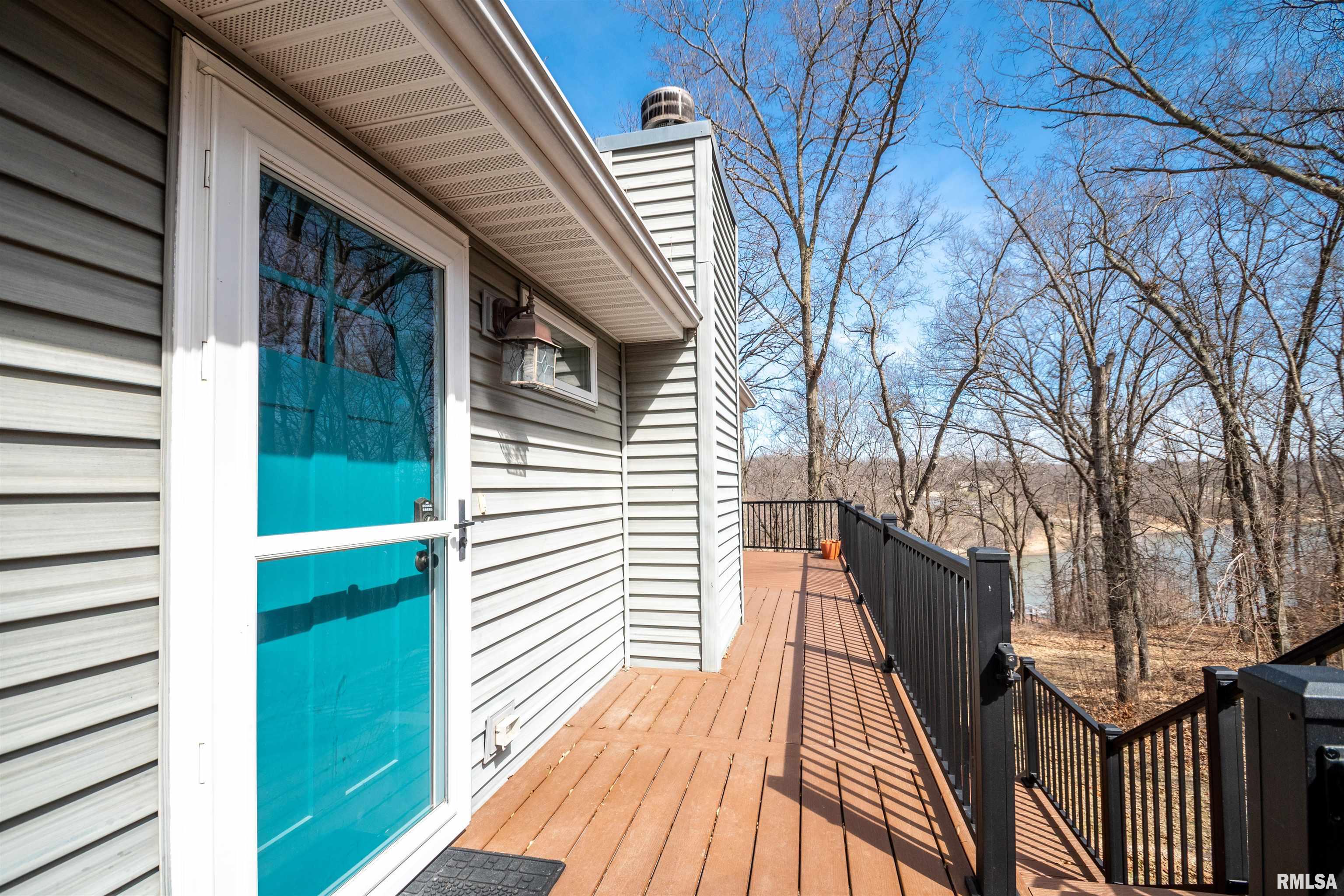 84 Walnut Court Dahinda, IL 61428 - Photo 3 of 53