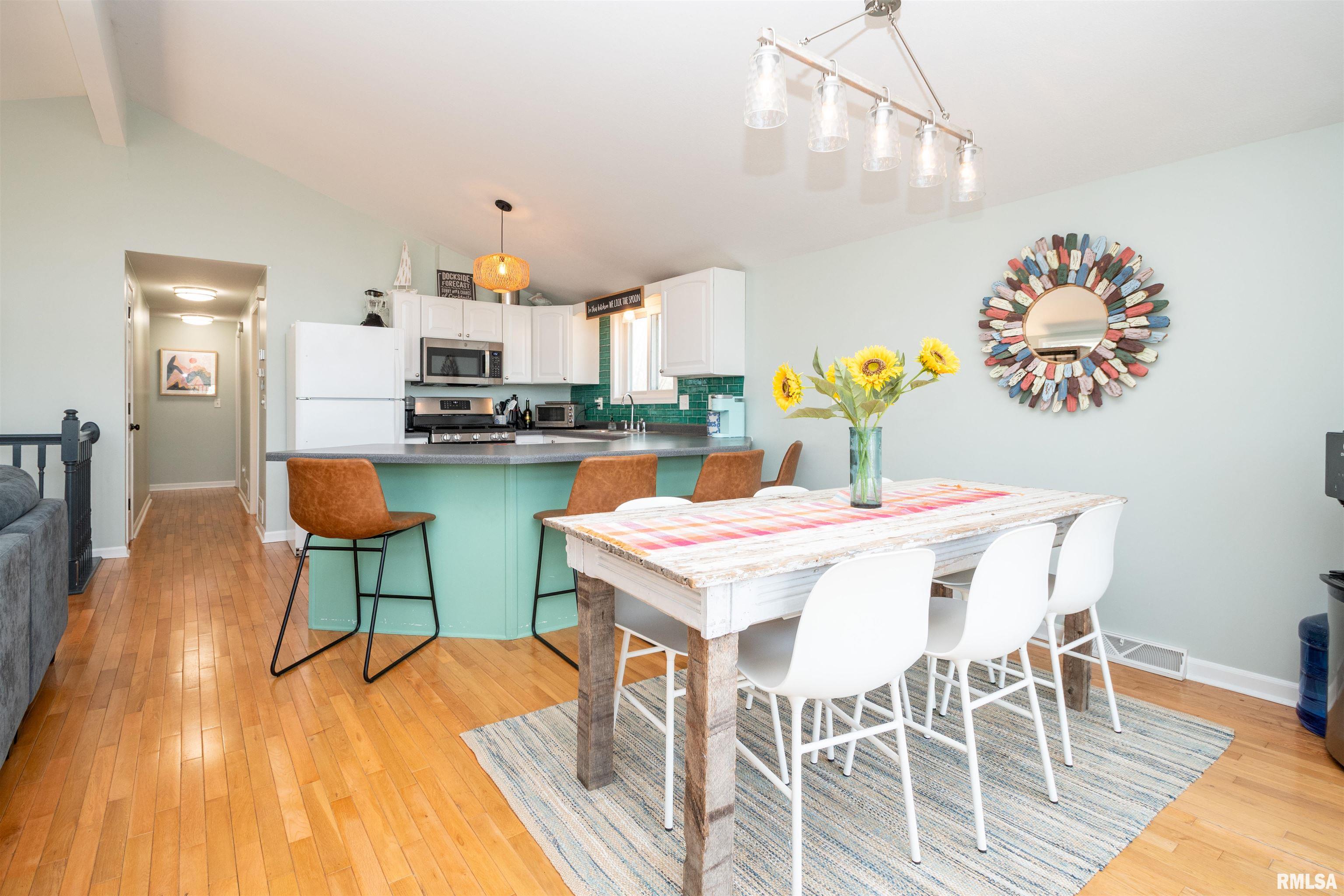 84 Walnut Court Dahinda, IL 61428 - Photo 10 of 53