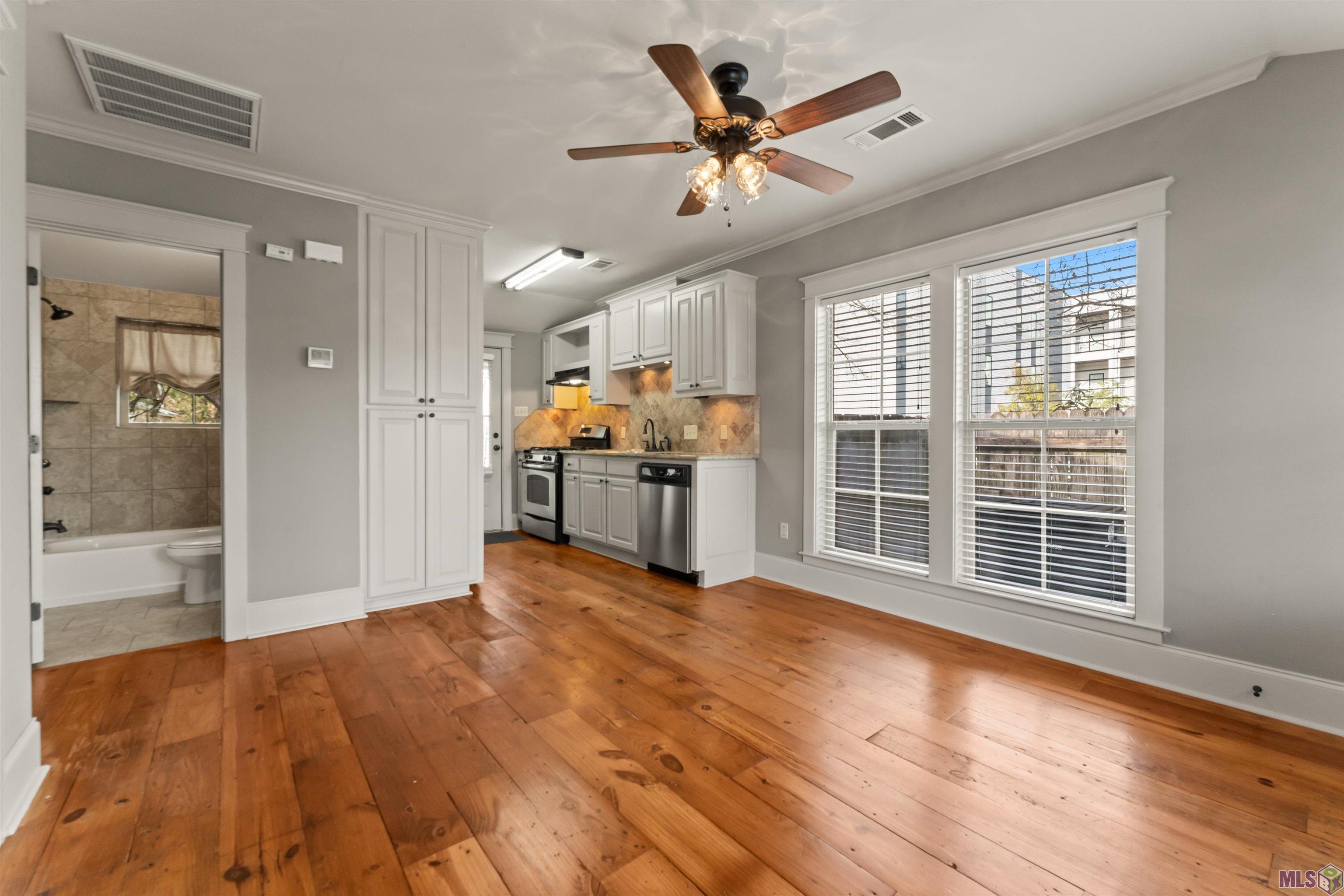 546 Moore Street Baton Rouge, LA 70806 - Photo 4 of 17