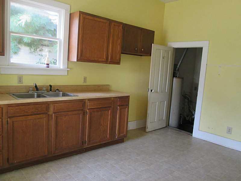 92 Main Street Rosedale, IN 47874 - Photo 3 of 10