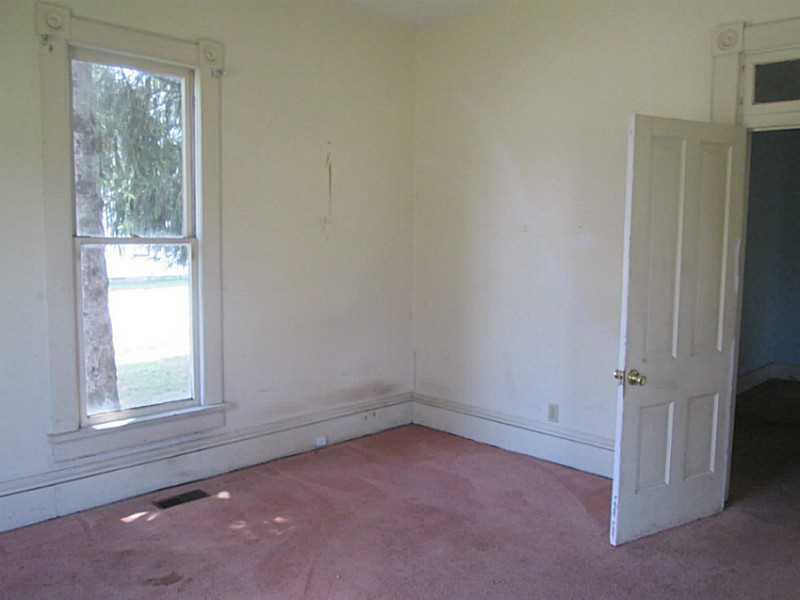 92 Main Street Rosedale, IN 47874 - Photo 5 of 10