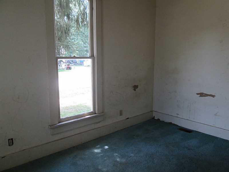 92 Main Street Rosedale, IN 47874 - Photo 6 of 10
