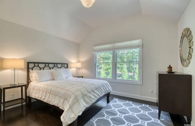 $20,000 | 6 Ocean View Parkway, Southampton, NY 11968