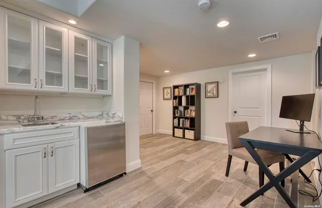 $20,000 | 6 Ocean View Parkway, Southampton, NY 11968