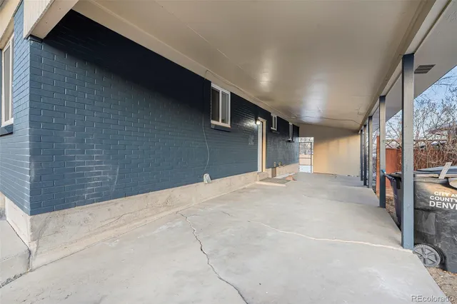 a view of empty room