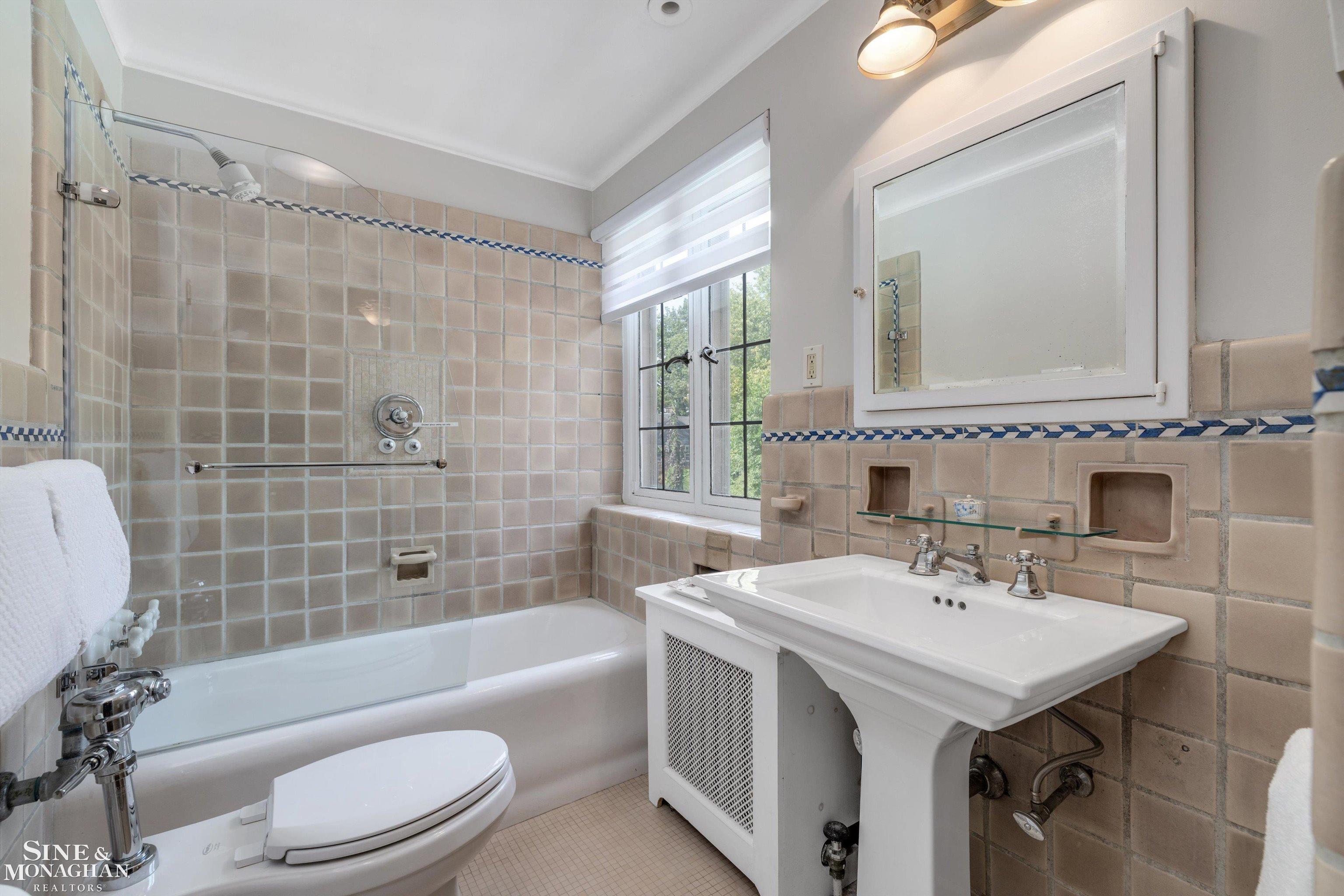 257 Ridge Road Grosse Pointe, MI 48236 - Photo 27 of 47