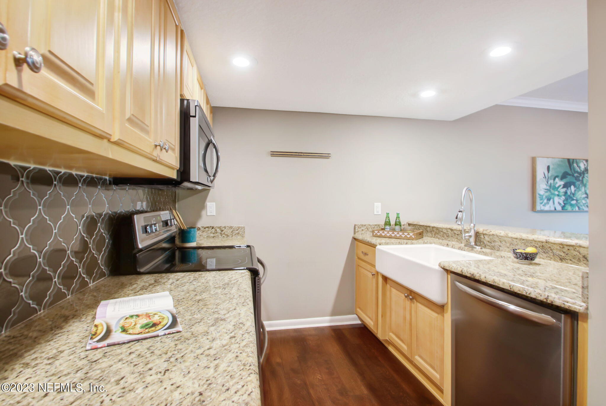 5514 Stanford Road Jacksonville, FL 32207 - Photo 18 of 33 Kitchen