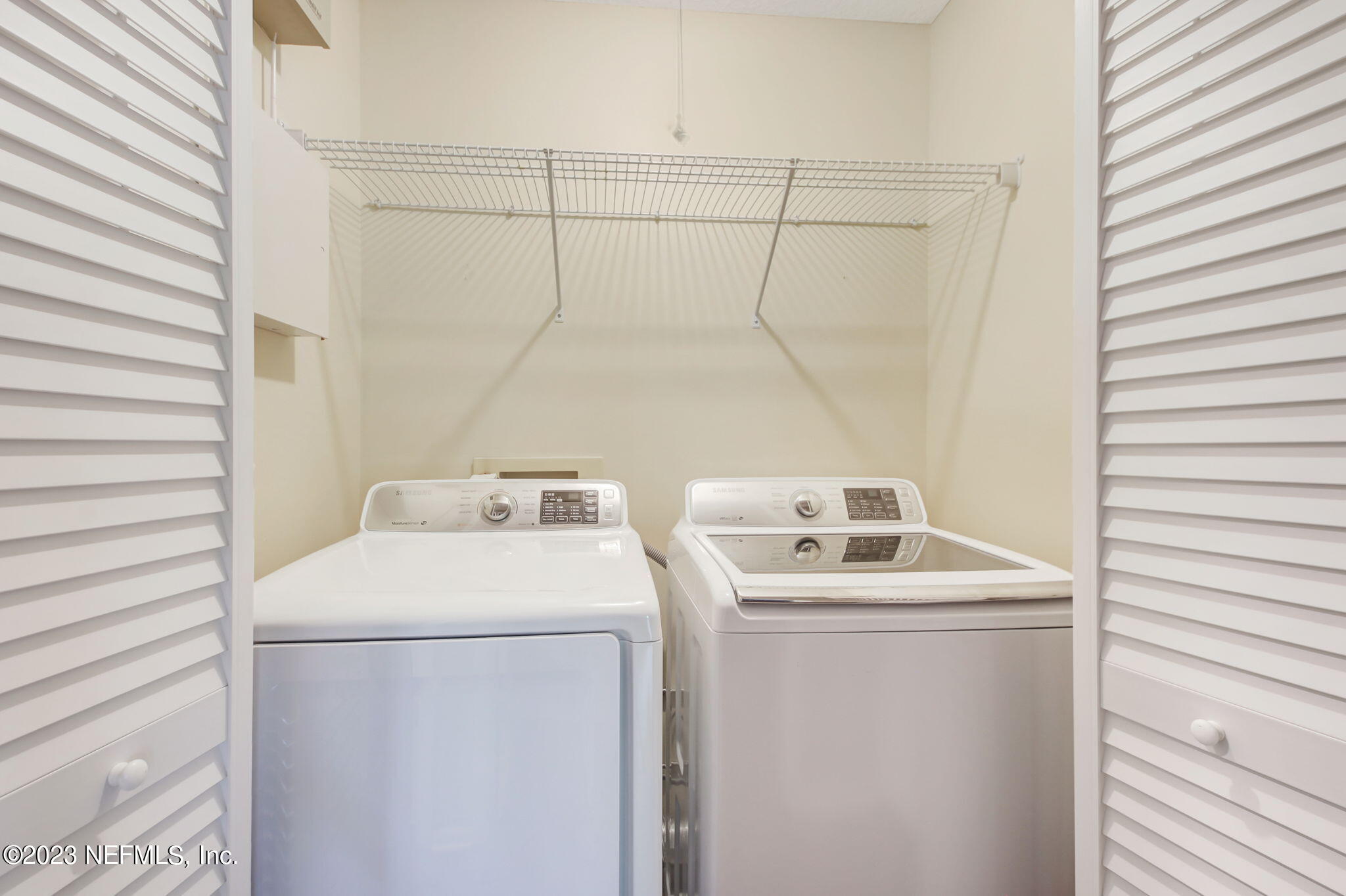 5514 Stanford Road Jacksonville, FL 32207 - Photo 30 of 33 Washer/Dryer Area