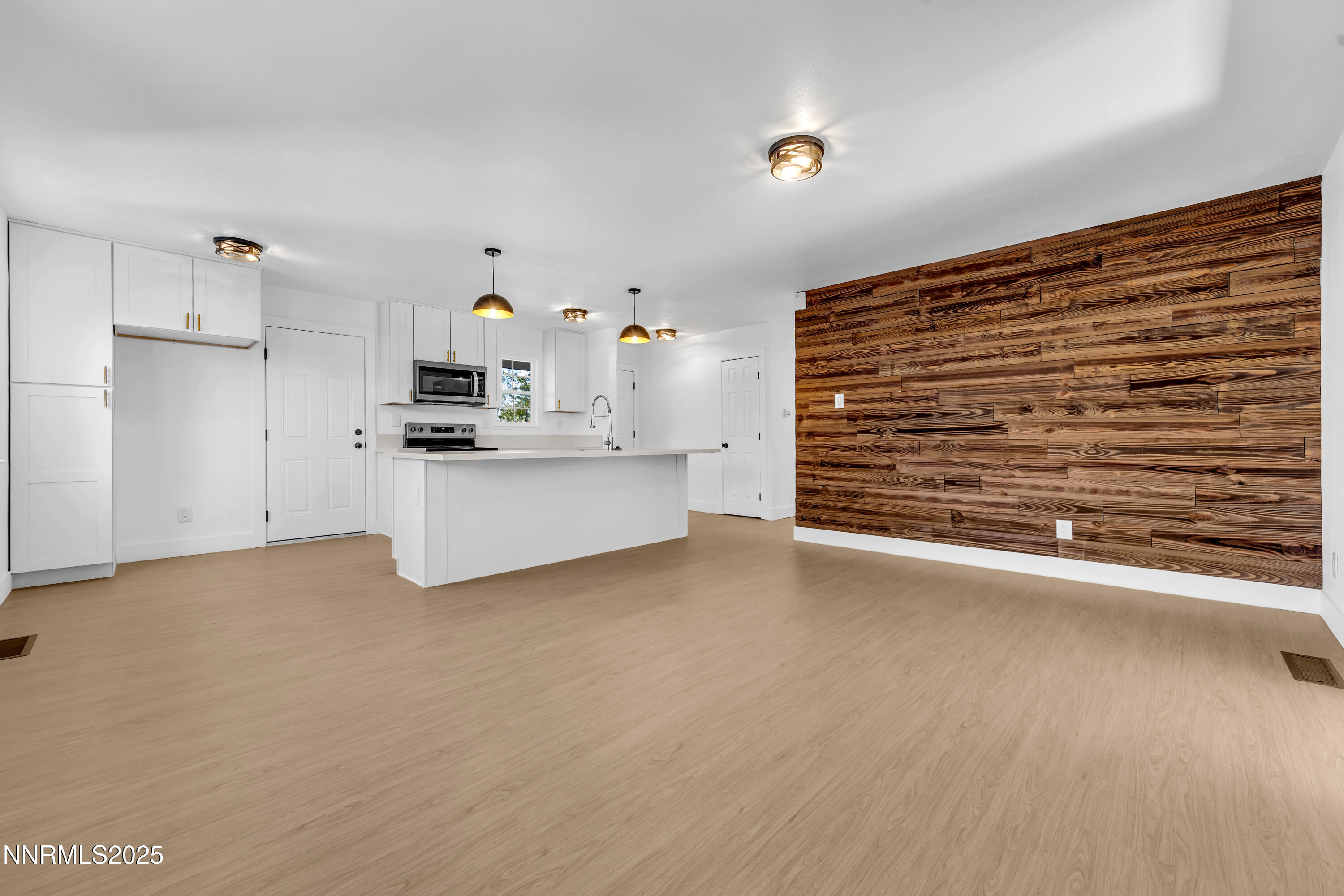 650 Lancaster Drive Reno, NV 89506 - Photo 5 of 27 Lancaster650-002