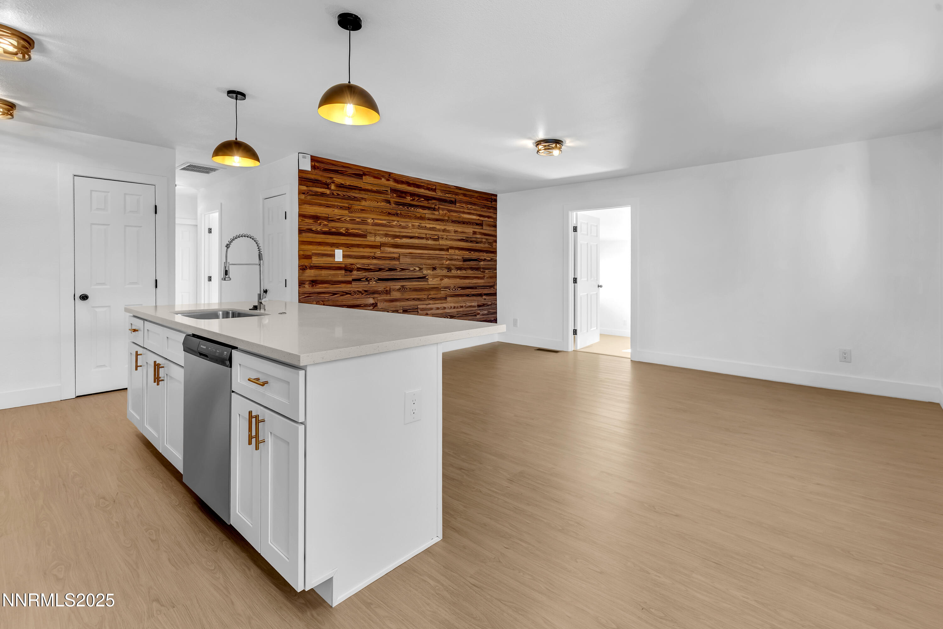 650 Lancaster Drive Reno, NV 89506 - Photo 6 of 27 Lancaster650-003