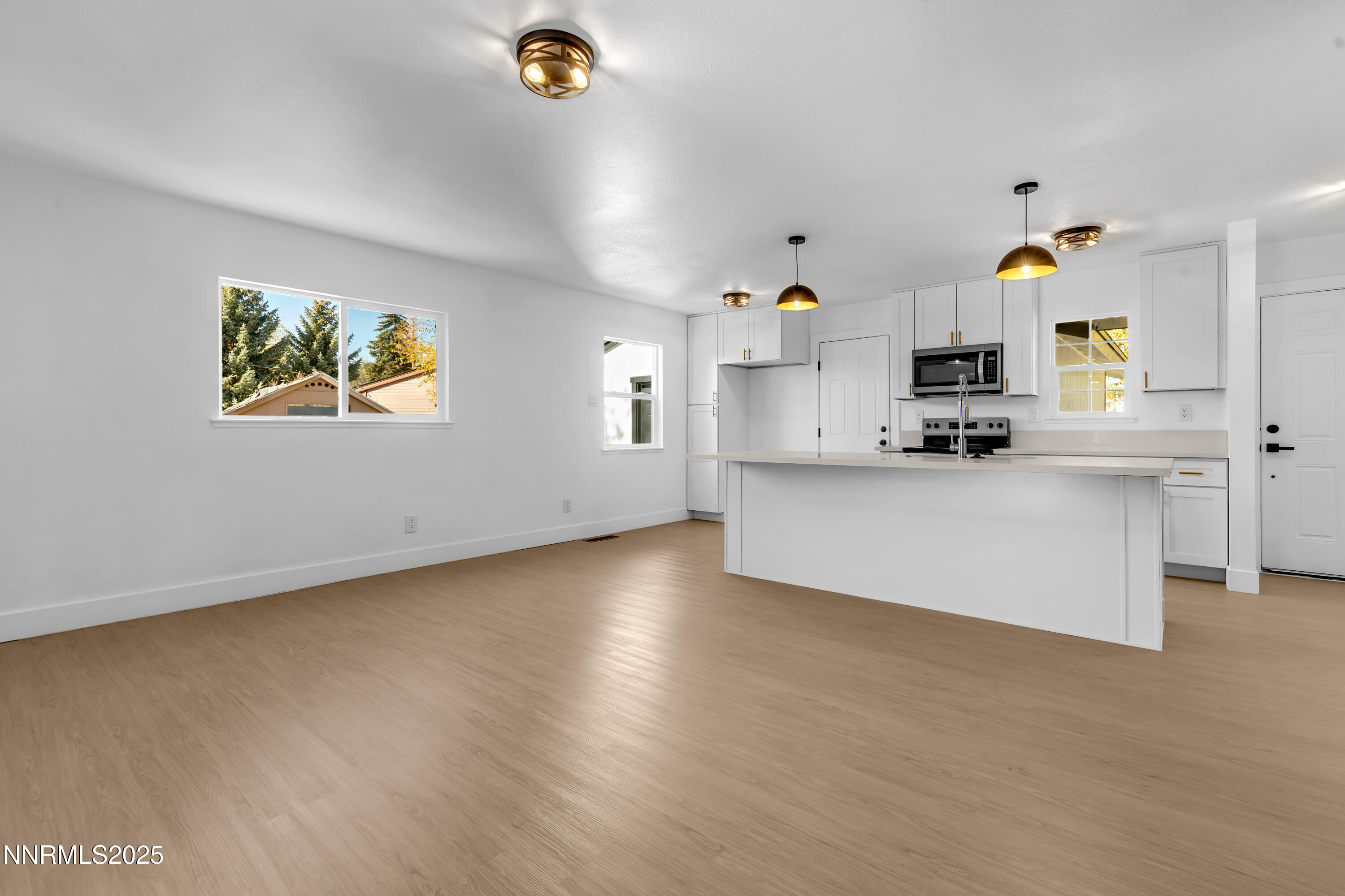 650 Lancaster Drive Reno, NV 89506 - Photo 7 of 27 Lancaster650-004
