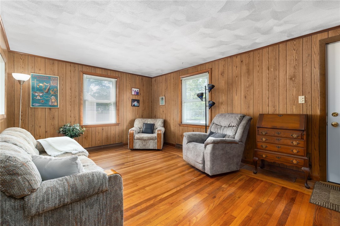 70 New Lexington Road North Kingstown, RI 02852 - Photo 6 of 30 Family room