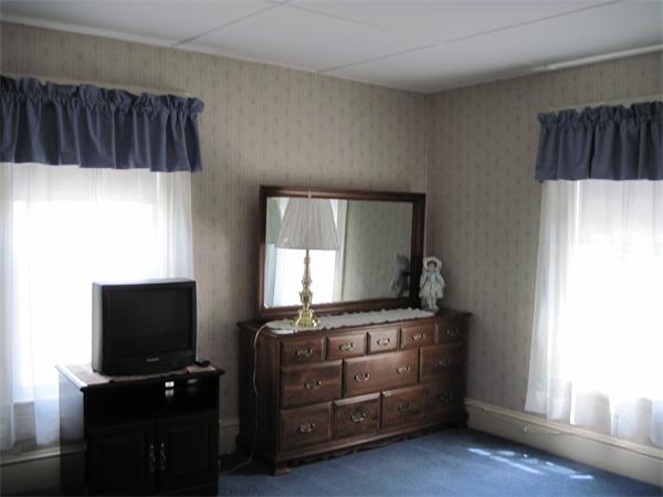 2 Warren Avenue Reading, MA 01867 - Photo 18 of 24 Gallery Image 18