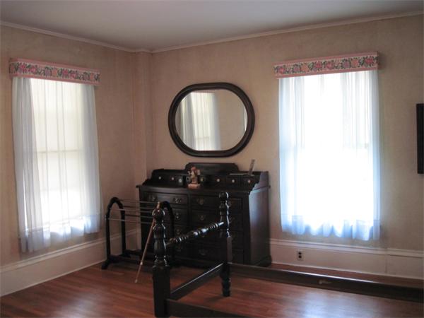 2 Warren Avenue Reading, MA 01867 - Photo 9 of 24 Gallery Image 9