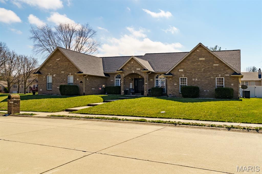 117 Callaway Court O'Fallon, IL 62269 - Photo 3 of 66