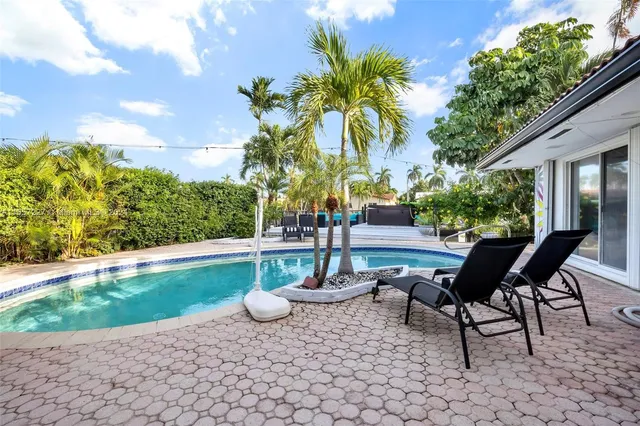 $6,800 | 5830 Northeast 14th Road, Fort Lauderdale, FL 33334