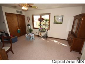 2528 Columbus Circle Springfield, IL 62703 - Photo 8 of 9