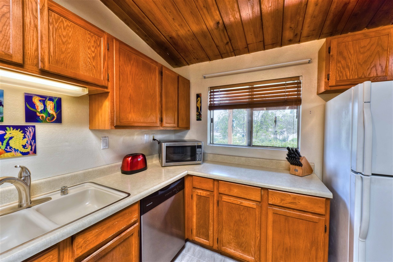 9236 Fanita Rancho Road Santee, CA 92071 - Photo 11 of 22 Gallery Image 11