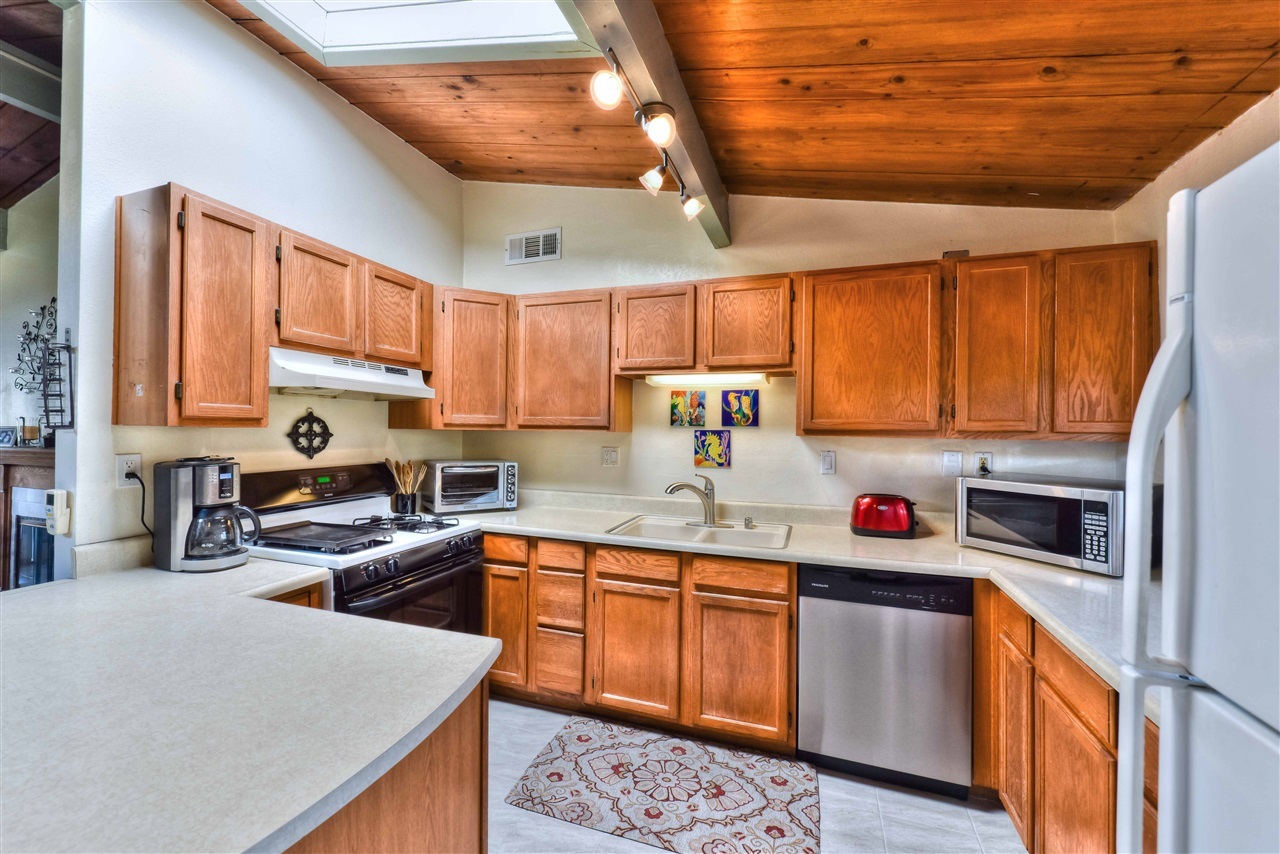 9236 Fanita Rancho Road Santee, CA 92071 - Photo 9 of 22 Gallery Image 9