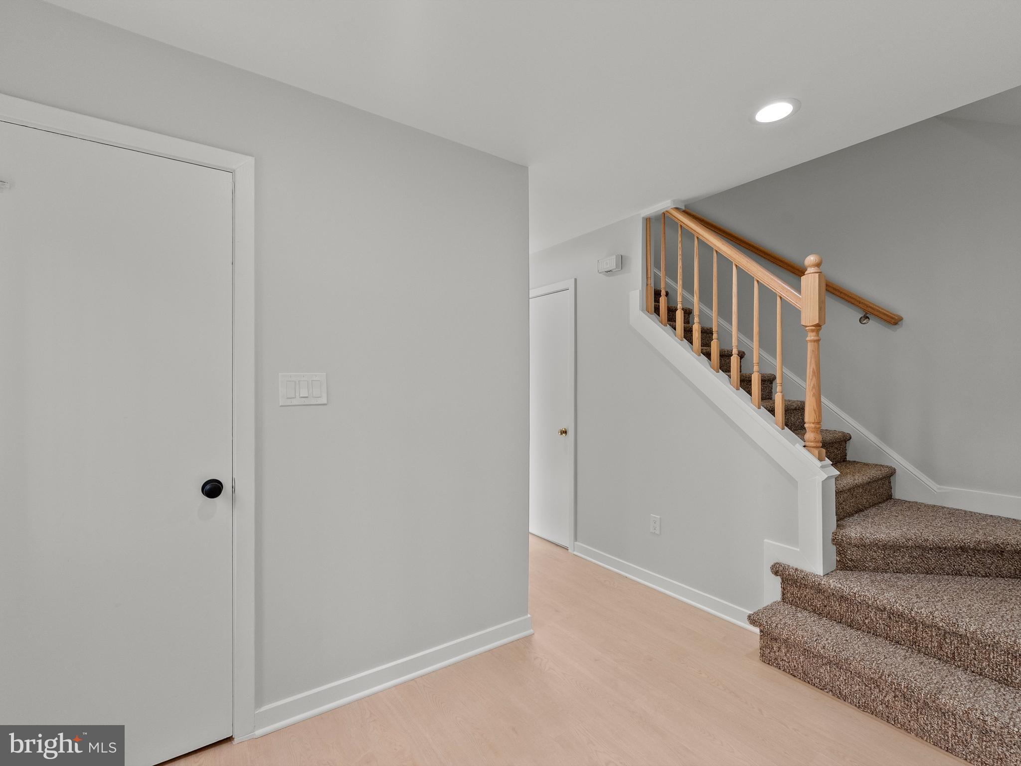 2852 Cedarest Road Fairfax, VA 22031 - Photo 8 of 40