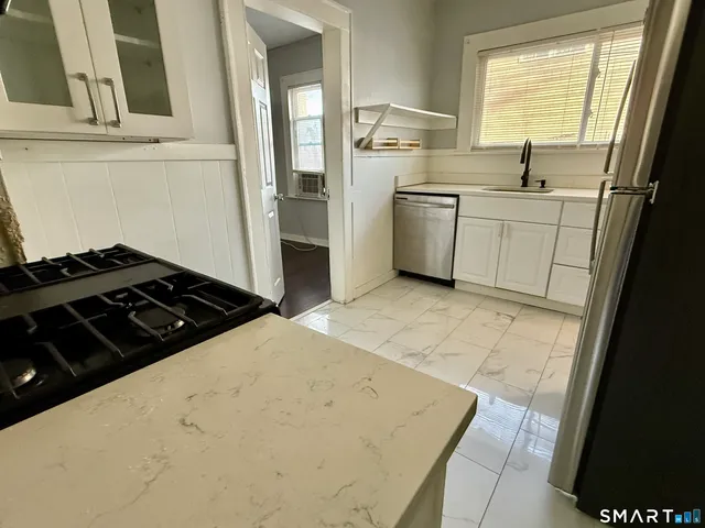 $2,350 | 95 Pope Street, Fairfield, CT 06825