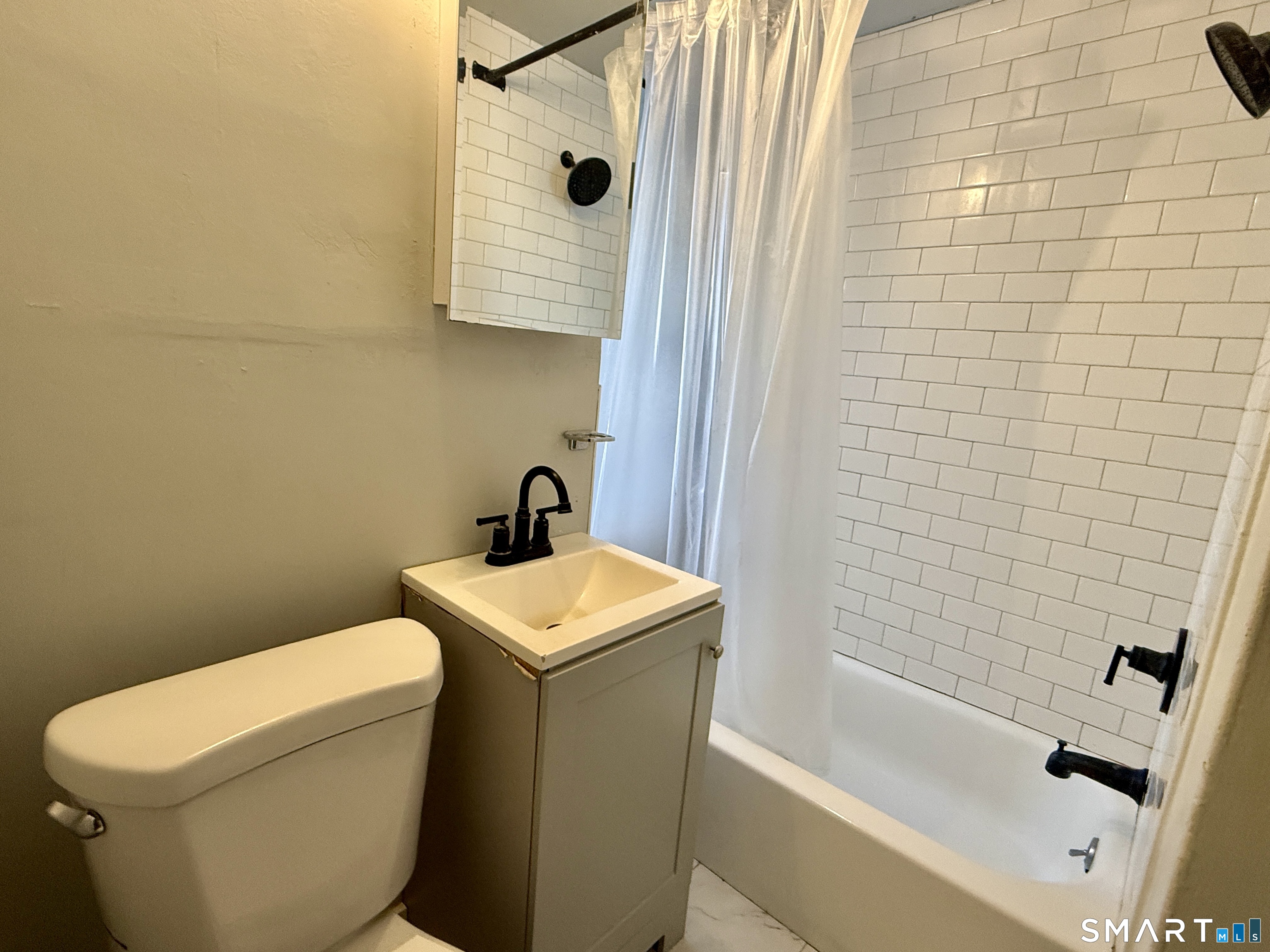 95 Pope Street Fairfield, CT 06825 - Photo 5 of 11