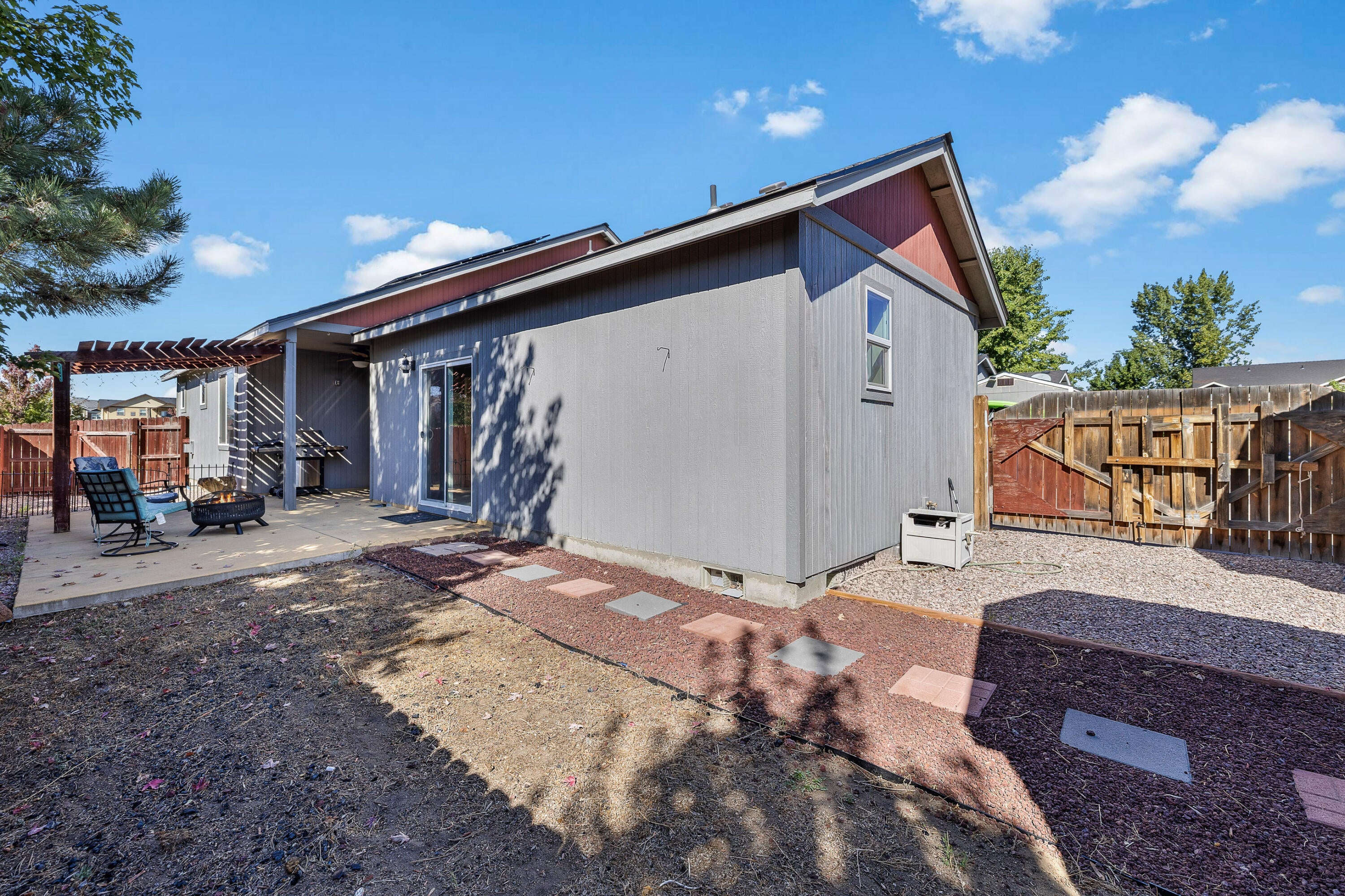 1352 Southwest 35th Street Redmond, OR 97756 - Photo 40 of 44 2025_09_25_1325_sw_35th_st_rdm-27