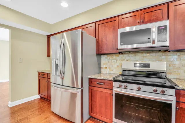 $3,800 | 1000 Cumberland Lane, Buffalo Grove, IL 60089