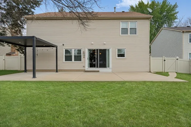 $3,800 | 1000 Cumberland Lane, Buffalo Grove, IL 60089