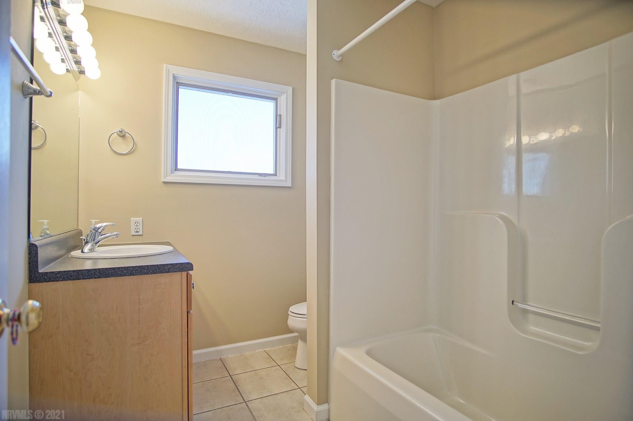 927 Redbud Road Blacksburg, VA 24060 - Photo 34 of 51 Gallery Image 34