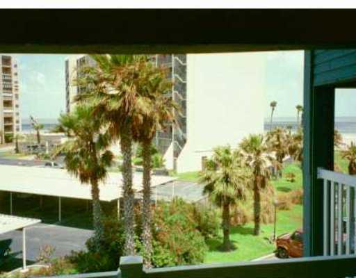 3938 Surfside/villa Del Sol, Unit 3319 Corpus Christi, TX 78402 - Photo 2 of 3 a view of a yard