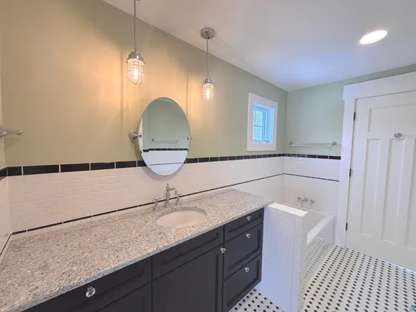 $879,000 | 2718 Northridge Drive, Duluth, MN 55811