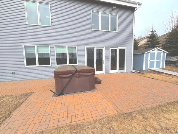$855,000 | 2718 Northridge Drive, Duluth, MN 55811