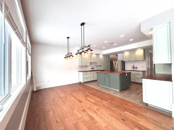 $879,000 | 2718 Northridge Drive, Duluth, MN 55811