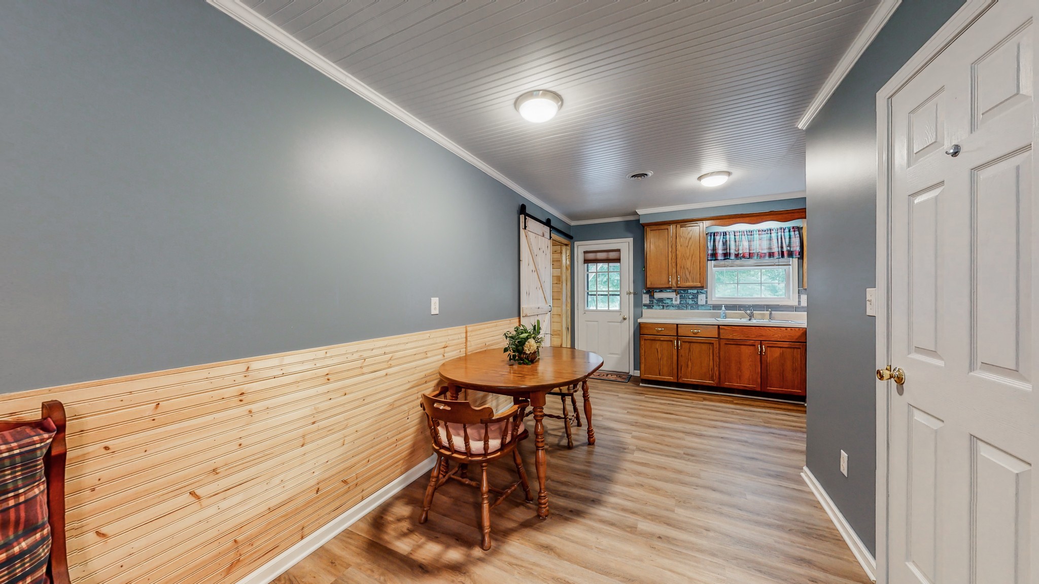 1243 White Road Bon Aqua, TN 37025 - Photo 10 of 42 a room with furniture and wooden floor