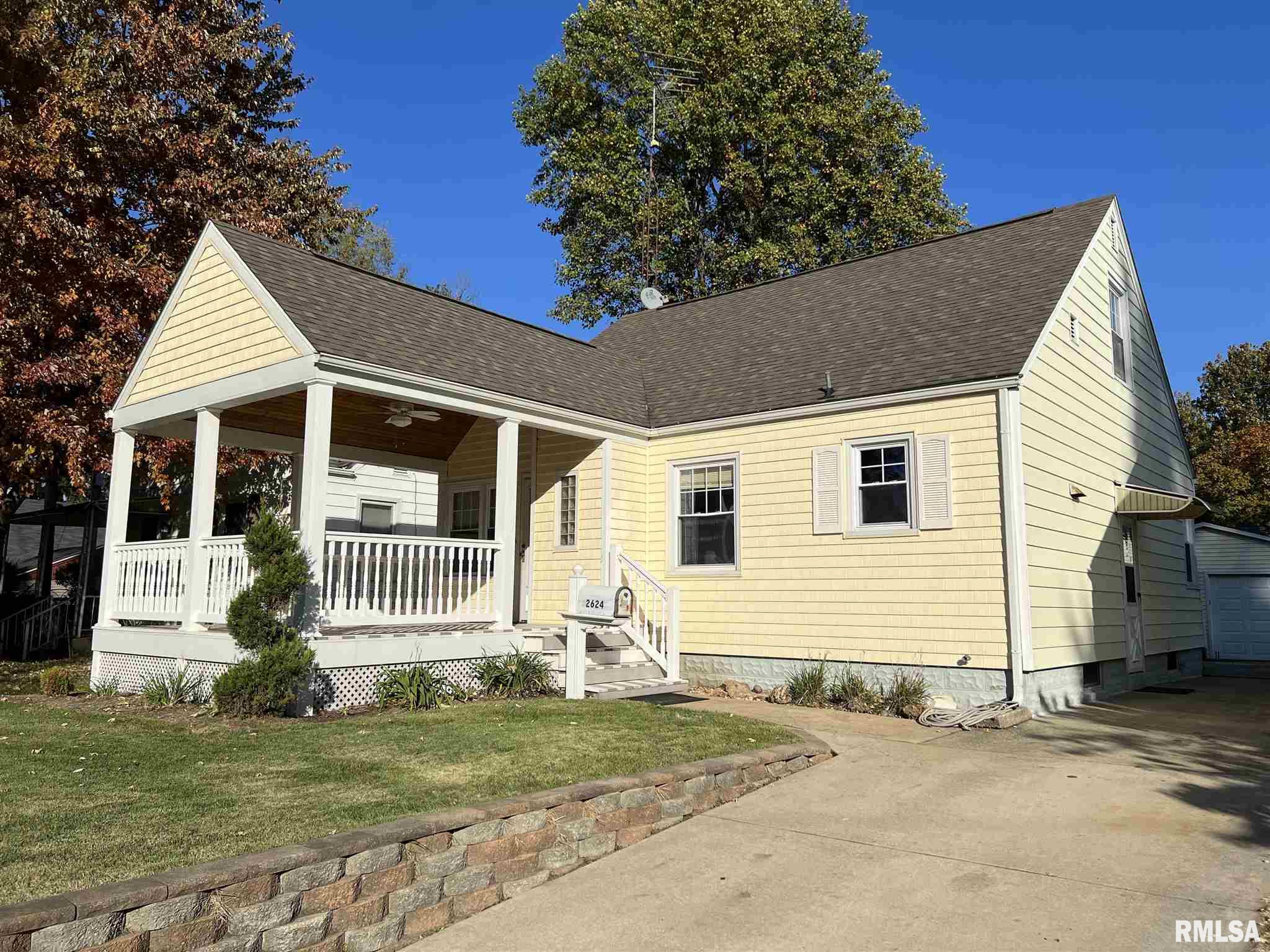 2624 South 7th Street Springfield, IL 62703 - Photo 1 of 27