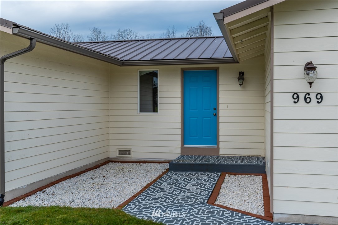 969 Riepma Avenue Oak Harbor, WA 98277 - Photo 3 of 40 Gallery Image 3