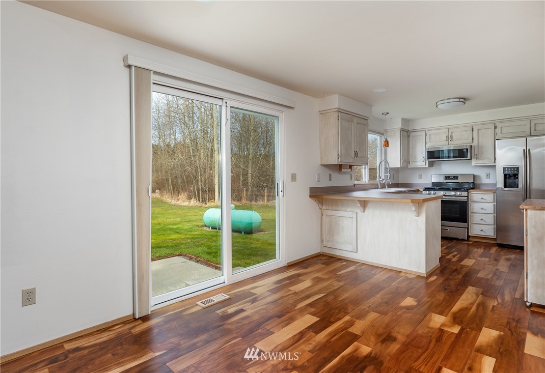 969 Riepma Avenue Oak Harbor, WA 98277 - Photo 8 of 40 Gallery Image 8