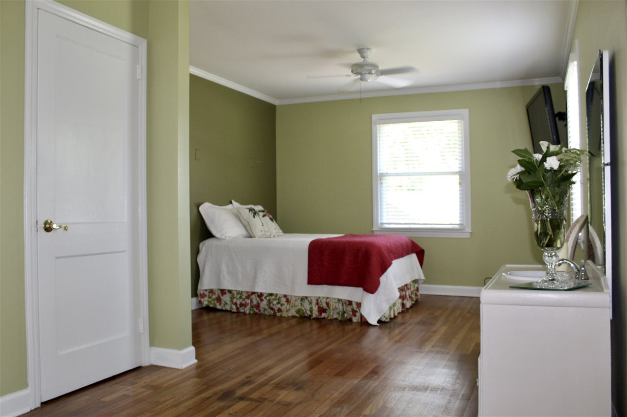 814 Mills Street Raleigh, NC 27608 - Photo 6 of 15 Photo 6