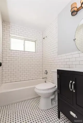 $485,000 | 531 West Essex Avenue, Kirkwood, MO 63122